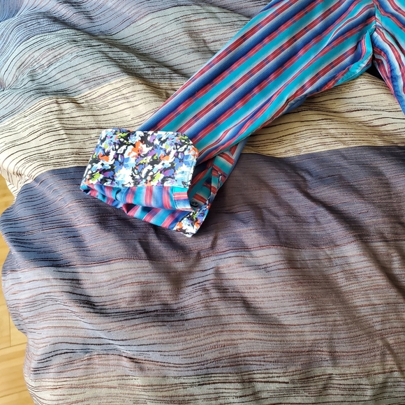 Robert Graham shirt - Picture 3 of 3